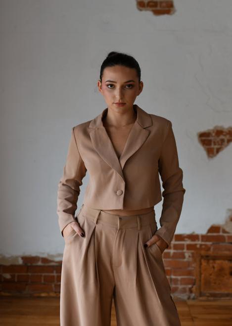 Poised Cropped Suit Jacket – American Park Apparel Poised Cropped Suit Jacket – American Park Apparel